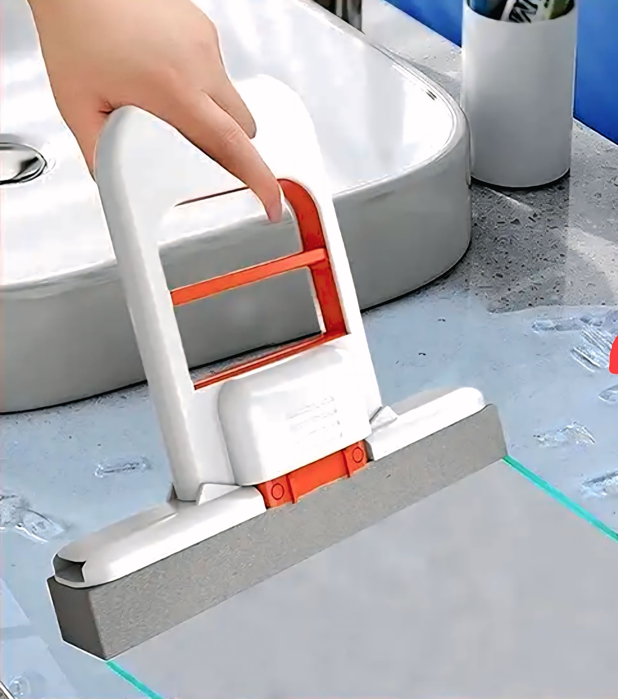 Hands Free Mini Mop-Clean Without Touching Dirty Water!